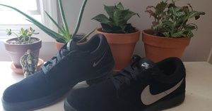 Men black Nike sneakers 🤗